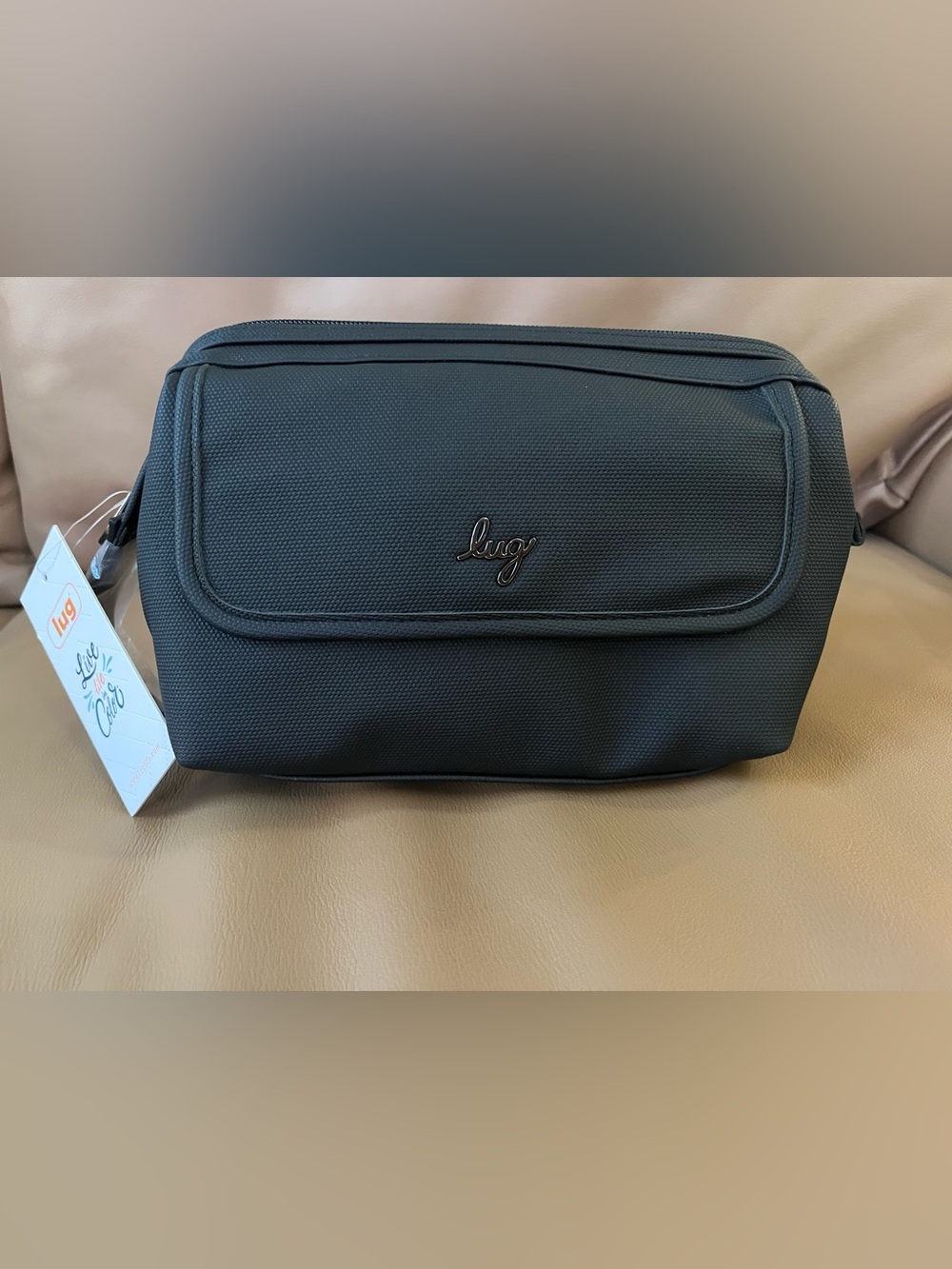 Lug NWT Via in black VL